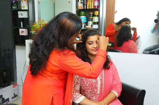 NICKZ HAIR AND BEAUTY SALON ULLIYERI